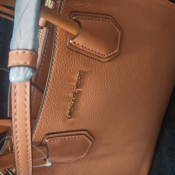 Michael Kors purse - Picture 3 of 7